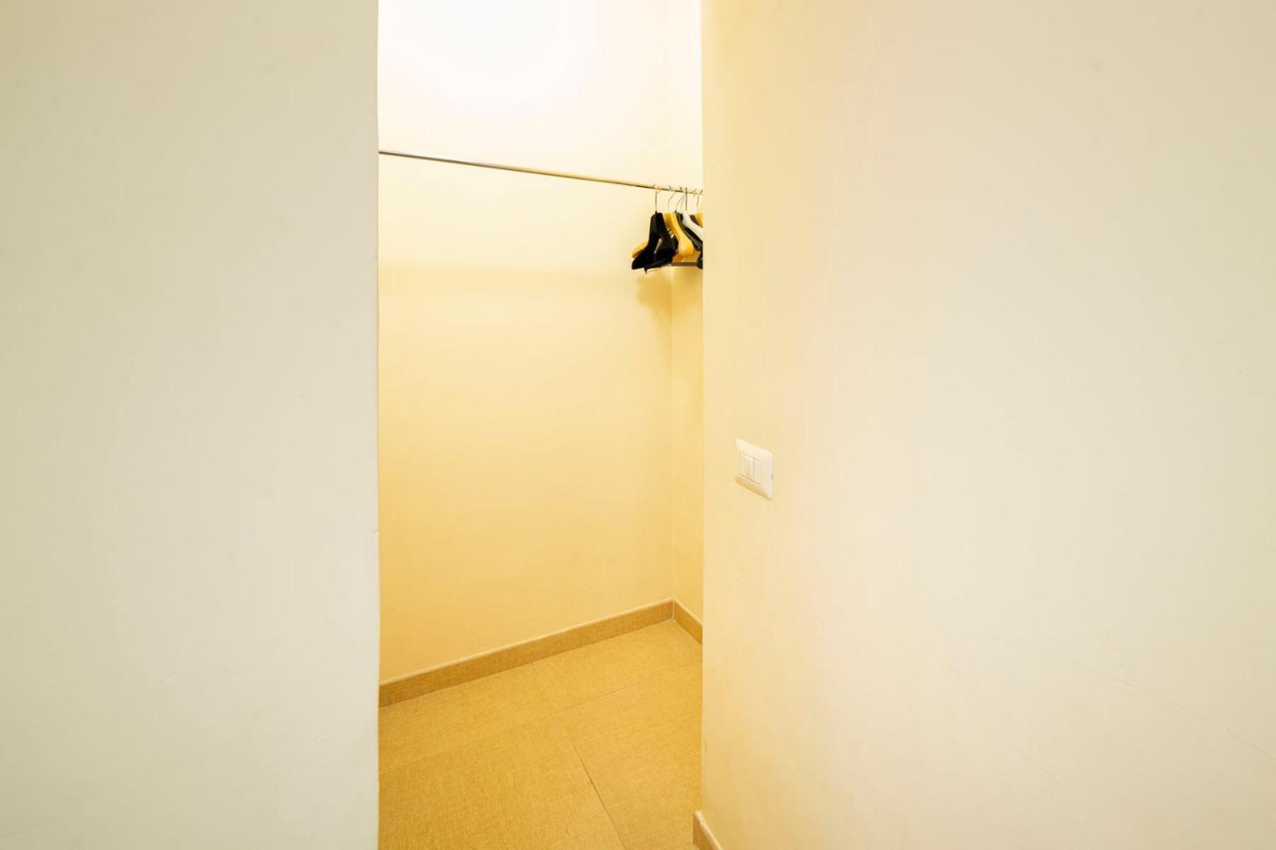 Corso 138 - Sleep & Fly - By Domusextra Bed & Breakfast เนเปิลส์ ภายนอก รูปภาพ