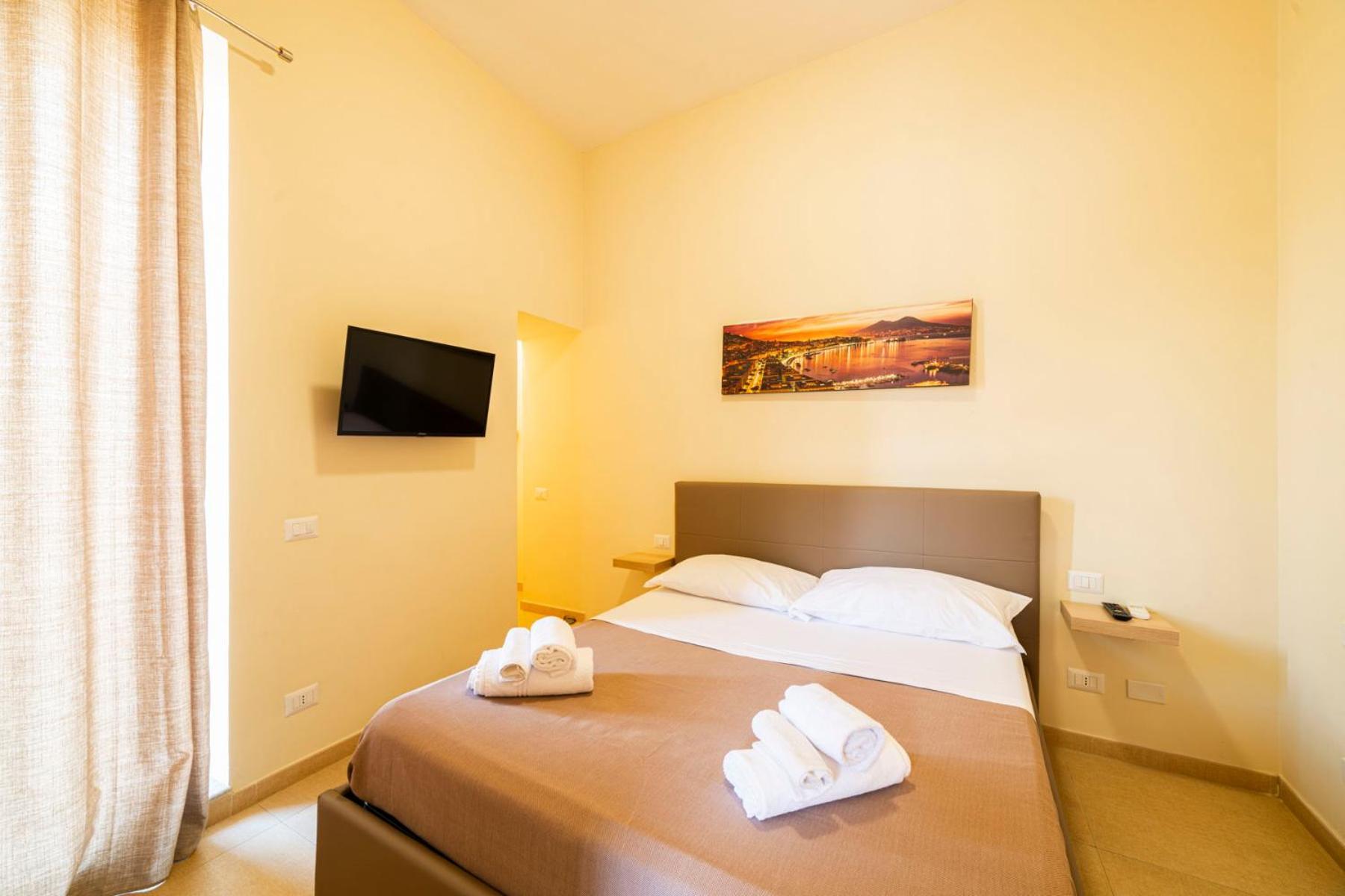 Corso 138 - Sleep & Fly - By Domusextra Bed & Breakfast เนเปิลส์ ภายนอก รูปภาพ