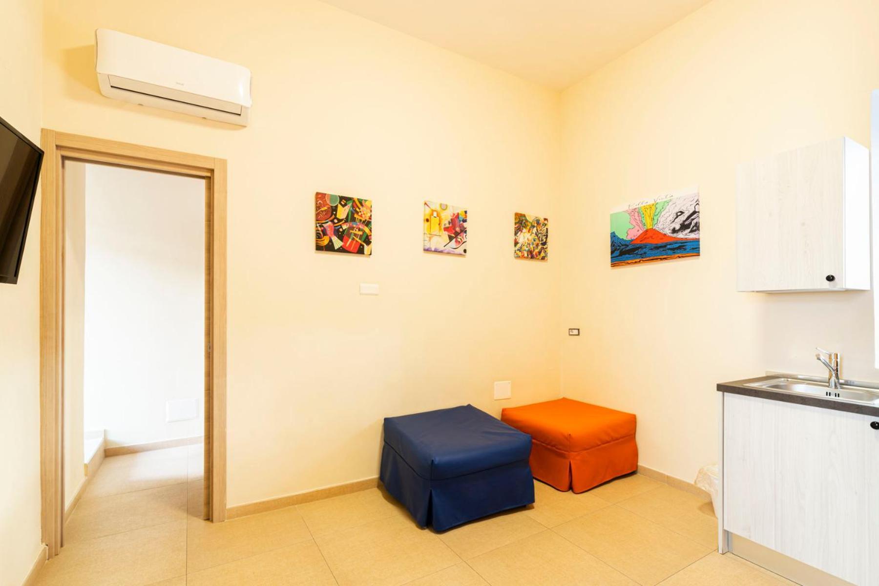 Corso 138 - Sleep & Fly - By Domusextra Bed & Breakfast เนเปิลส์ ภายนอก รูปภาพ