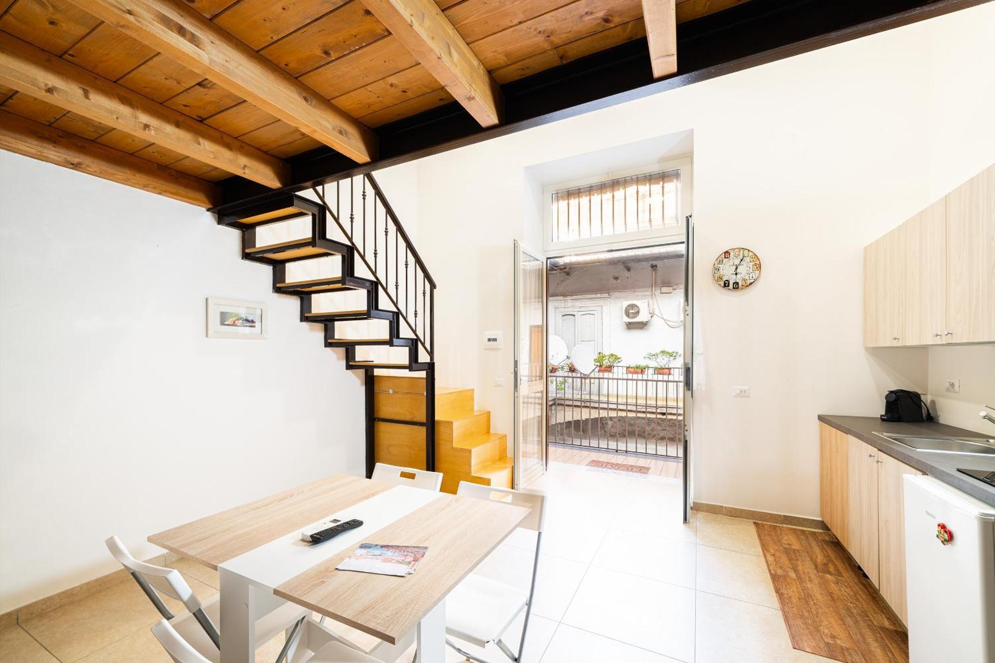 Corso 138 - Sleep & Fly - By Domusextra Bed & Breakfast เนเปิลส์ ภายนอก รูปภาพ