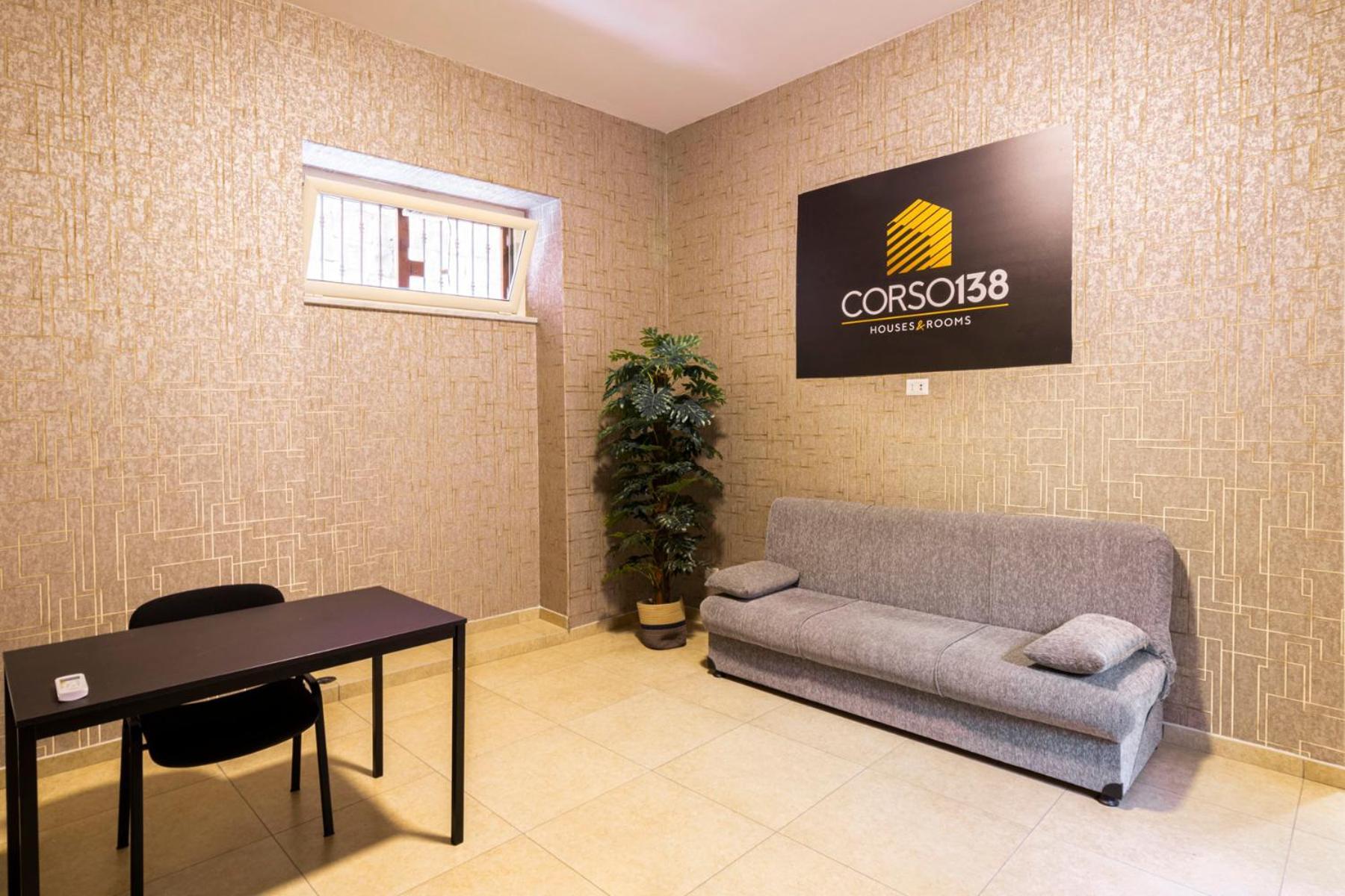 Corso 138 - Sleep & Fly - By Domusextra Bed & Breakfast เนเปิลส์ ภายนอก รูปภาพ