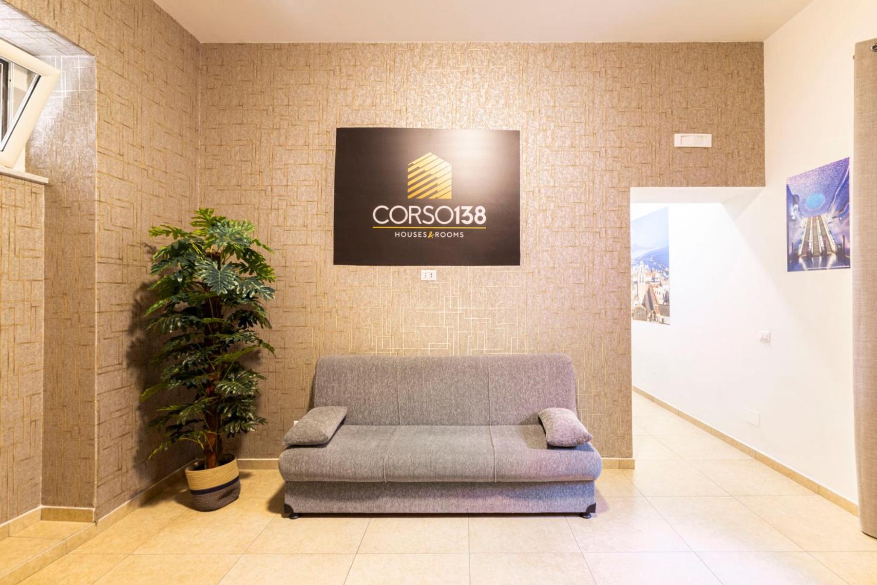 Corso 138 - Sleep & Fly - By Domusextra Bed & Breakfast เนเปิลส์ ภายนอก รูปภาพ